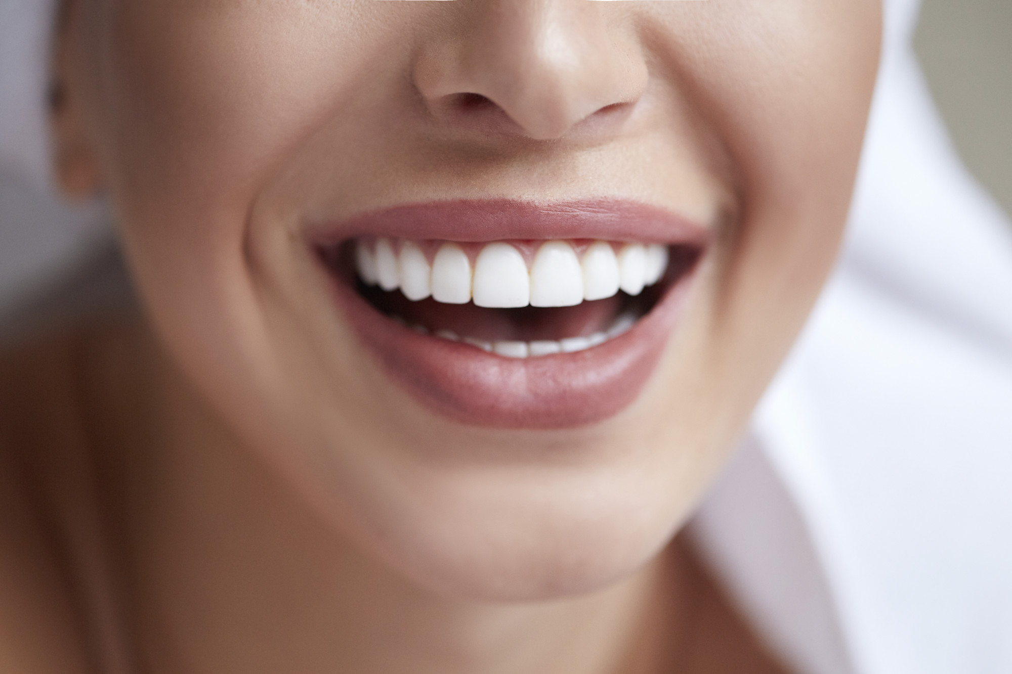 Dental Implants vs. Veneers: What’s the Difference?